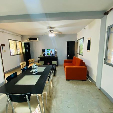 House G&S, Depto Con 3 Dormitorios Para 7 Personas Pleno Centro De La Ciudad Puerto Iguazú Exterior foto