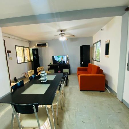 House G&S, Depto Con 3 Dormitorios Para 7 Personas Pleno Centro De La Ciudad Puerto Iguazú Exterior foto